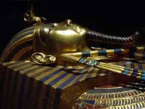 Arheologul Howard Carter a furat comori din mormântul lui Tutankhamon, potrivit unor noi dovezi