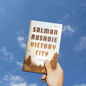 Sursă foto: Facebook / Salman Rushdie