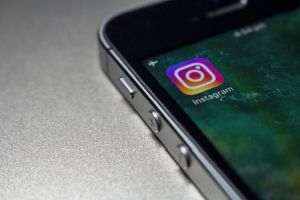 Facebook şi Instagram au eliminat conturile unei organizaţii americane anti-vaccin