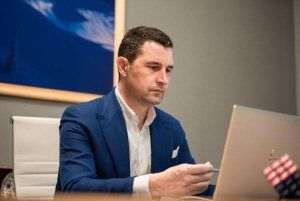 "Să facem promisiuni de majorare de pensii este un pic prematur"