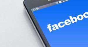 Facebook închide o funcţie de comunicare pentru vecini