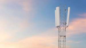 Ericsson lansează un nou dispozitiv 5G radio cu trei benzi în trei sectoare de frecvenţe