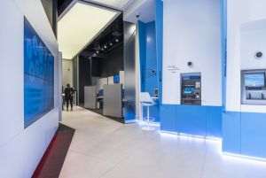 BCR implementează retragerea numerarului în euro de la bancomate 