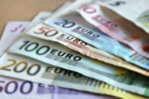 Deficitul comercial a crescut cu aproape 5,9 miliarde euro în primele şapte luni din 2022