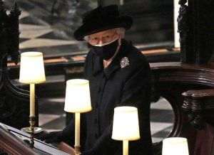 Actori şi muzicieni din întreaga lume o omagiază pe regina Elizabeth II