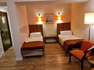 Hotelul Ambasador din Bucureşti a remediat toate deficienţele spaţiilor de cazare, constatate acum ceva timp de ANPC