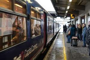 Marea Britanie se confruntă cu perturbări grave ale traficului feroviar odată cu reluarea grevelor