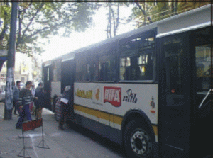 RATB a câştigat peste cinci milioane de lei din publicitatea pe vehicule, în 2006