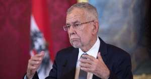 Alexander Van der Bellen a câştigat alegerile prezidenţiale din Austria