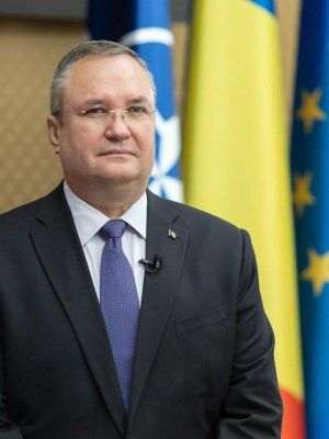 "Trebuie să avem o discuţie deschisă faţă de opinia ministrului Apărării privind negocierile de pace în Ucraina"