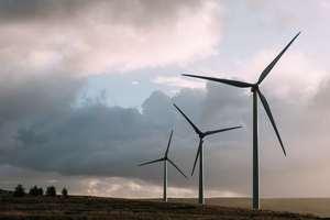 Mercedes mizează pe energia eoliană în contextul în care Europa se confruntă cu o criză de aprovizionare