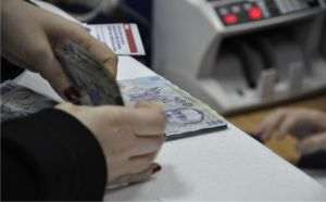 400.000 de clienţi au credite cu dobânzi bazate pe ROBOR