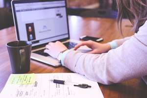 Piaţa de comerţ online din România va înregistra o creştere de 10% faţă de anul trecut