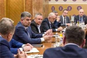 Coaliţia de guvernare, de acord să revină temporar la reglementarea pieţei energiei