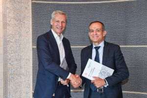Schneider Electric şi AVEVA se asociază cu Shell pentru a accelera tranziţia net-zero în sectoare de mare complexitate