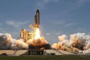 NASA amână din nou lansarea spre Lună a mega-rachetei sale SLS