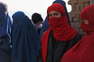 Talibanii au interzis femeilor afgane accesul în parcuri şi grădini la Kabul