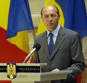 "Într-adevăr, agricultura are nevoie de o bancă specializată, să vedem ce putem face cu CEC Bank", a spus Băsescu.