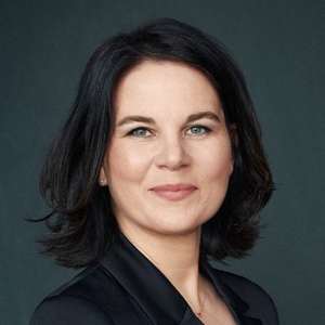 Şefa diplomaţiei germane întreprinde o vizită de lucru în Franţa pe fondul tensiunilor din relaţiile bilaterale
