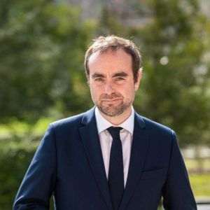 Ministrul francez al apărării- în vizită în Emiratele Arabe Unite