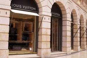 Louis Vuitton deschide la Shanghai primul său magazin de mobilă şi articole de uz casnic