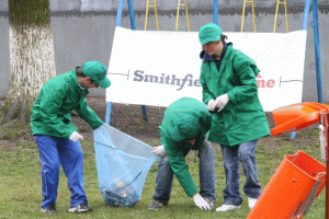 Smithfield Ferme a inaugurat o fântână la şcoala din Maşloc