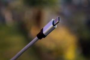 UE a stabilit data limită pentru trecerea la USB-C