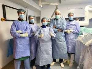 Premieră în chirurgia cardiovasculară minim invazivă, la Spitalul Clinic SANADOR