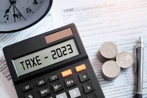 Impozite mai mici pentru clienţii XTB din 2023
