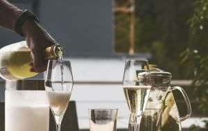 Exporturile de vin spumant ale UE au crescut cu 29% în 2021 şi au depăşit nivelul anterior pandemiei