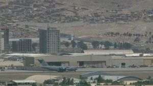 Explozie la aeroportul militar din Kabul, soldată cu "multiple victime"