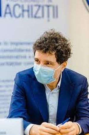Nicuşor Dan susţine că nelegalitatea în emiterea documentaţiilor a fost extrem de mare la nivelul PMB