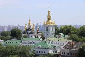 Biserica Ucraineană celebrează Crăciunul ortodox pe stil vechi în mănăstirea contestată din Kiev