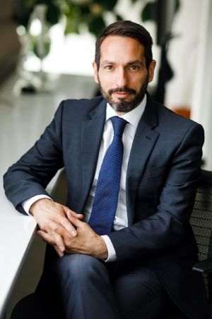 STUDIU EY: Majoritatea directorilor generali se tem că recesiunea va fi mai gravă decât criza financiară