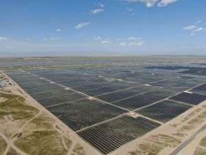 LONGi a livrat 100 de milioane de panouri solare în 2022