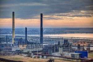 Rafinăria Petromidia îşi va reduce producţia timp de zece zile pentru realizarea unor operaţiuni tehnologice programate