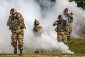Armata Poloniei înregistrează un nivel record de recrutări de la declanşarea invaziei ruse în Ucraina