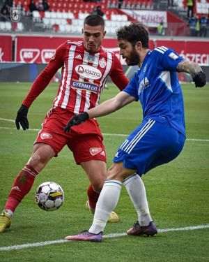 Partida cu Sepsi OSK a fost suspendată în minutul 25 din cauza scandărilor xenofobe din incinta arenei din Sfântu Gheorghe. (Sursa foto: facebook / Fotbal Club Universitatea 1948)