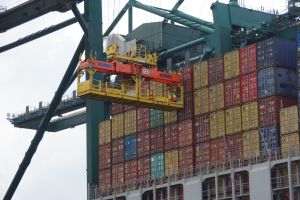 Comerţul Rusiei a fost redirecţionat cu succes prin China şi alte ţări