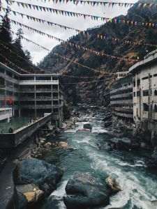 Inundaţiile provocate de revărsarea lacurilor glaciare ameninţă milioane de oameni