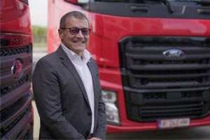 "Difilcultăţile ne-au întărit firma şi anul trecut am realizat şi depăşit mai multe obiective. Ne-am menţinut poziţia fruntaşă în piaţă la vehiculele pentru servicii şi construcţii şi la vehiculele municipale, iar în privinţa vehiculelor rulate am înregistrat o creştere de 10% a numărului unităţilor vândute", a afirmat Stefano Albarosa, CEO al grupului AIC.