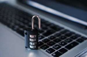 Orange Business Services lansează o soluţie de scanare continuă a vulnerabilităţilor companiilor cu ajutorul AI