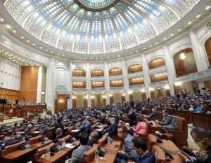 Politicienii de la Bucureşti au fost mai preocupaţi de disputele dâmboviţene din Parlament şi privind rotativa guvernamentală de la finalul lunii mai, decât de ameninţările trimise de la Moscova de Vladimir Putin.