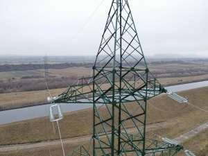 E-Distribuţie a investit peste 106 milioane de lei în 2022 în modernizarea reţelelor electrice de înaltă tensiune