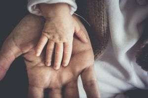 Ucrainenii, presaţi să-şi înregistreze copiii ca fiind cetăţeni ruşi