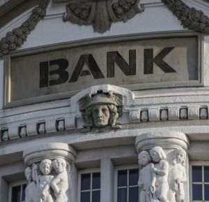 Crizele financiare - rezultatul politicilor iresponsabile ale băncilor centrale