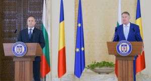 Rumen Radev şi Klaus Iohannis vor discuta şi aspecte legate de combaterea migraţiei ilegale şi protejarea mai eficientă a frontierelor externe ale Uniunii Europene, pornind de la deciziile adoptate la Consiliul European din februarie.(Sursa foto: precidency.ro)