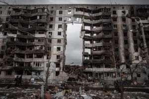Ucraina promite să nu mai tipărească bani pentru a finanţa războiul