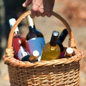 Un vin organic produs de Domeniul Bogdan câştigă o mare medalie de aur în Franţa