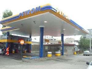 OMV Petrom, obligată să plătească taxa de solidaritate; Parlamentul a modificat legea